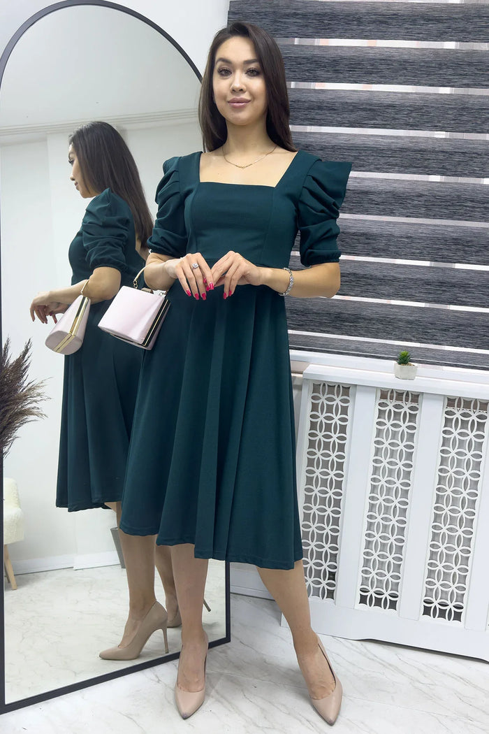 Kadın Zümrüt Yeşili Kare Yaka Volanlı Midi Elbise