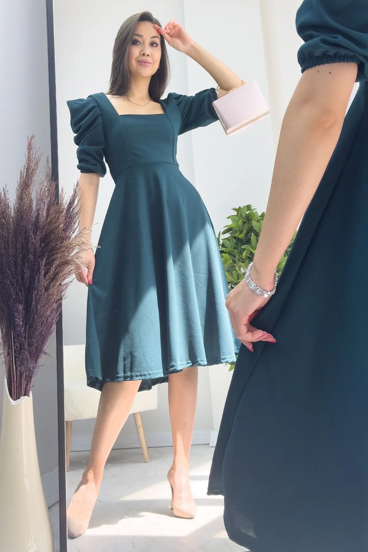 Kadın Zümrüt Yeşili Kare Yaka Volanlı Midi Elbise