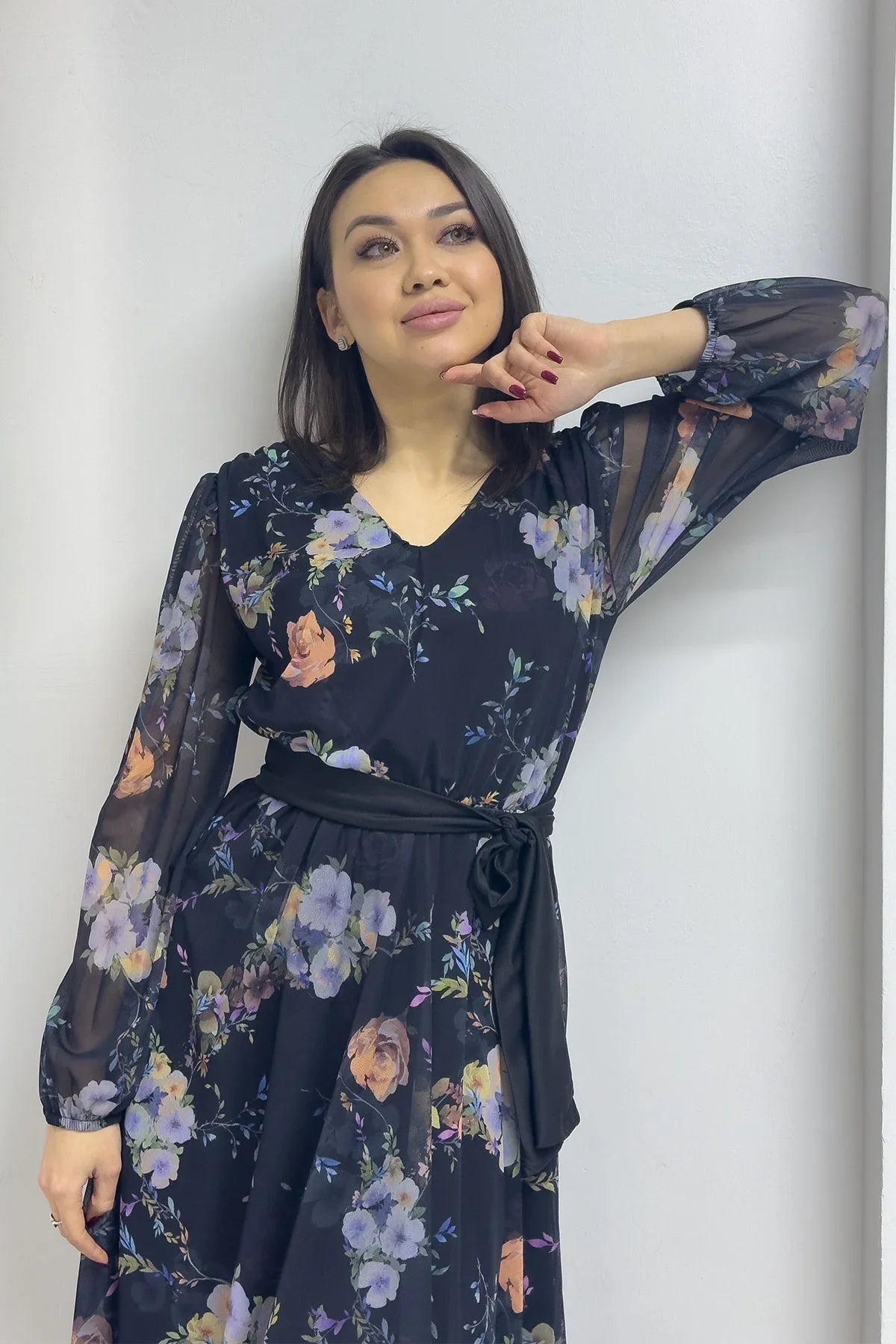 Siyah Çiçekli V Yaka Midi Şifon Büyük Beden Elbise

