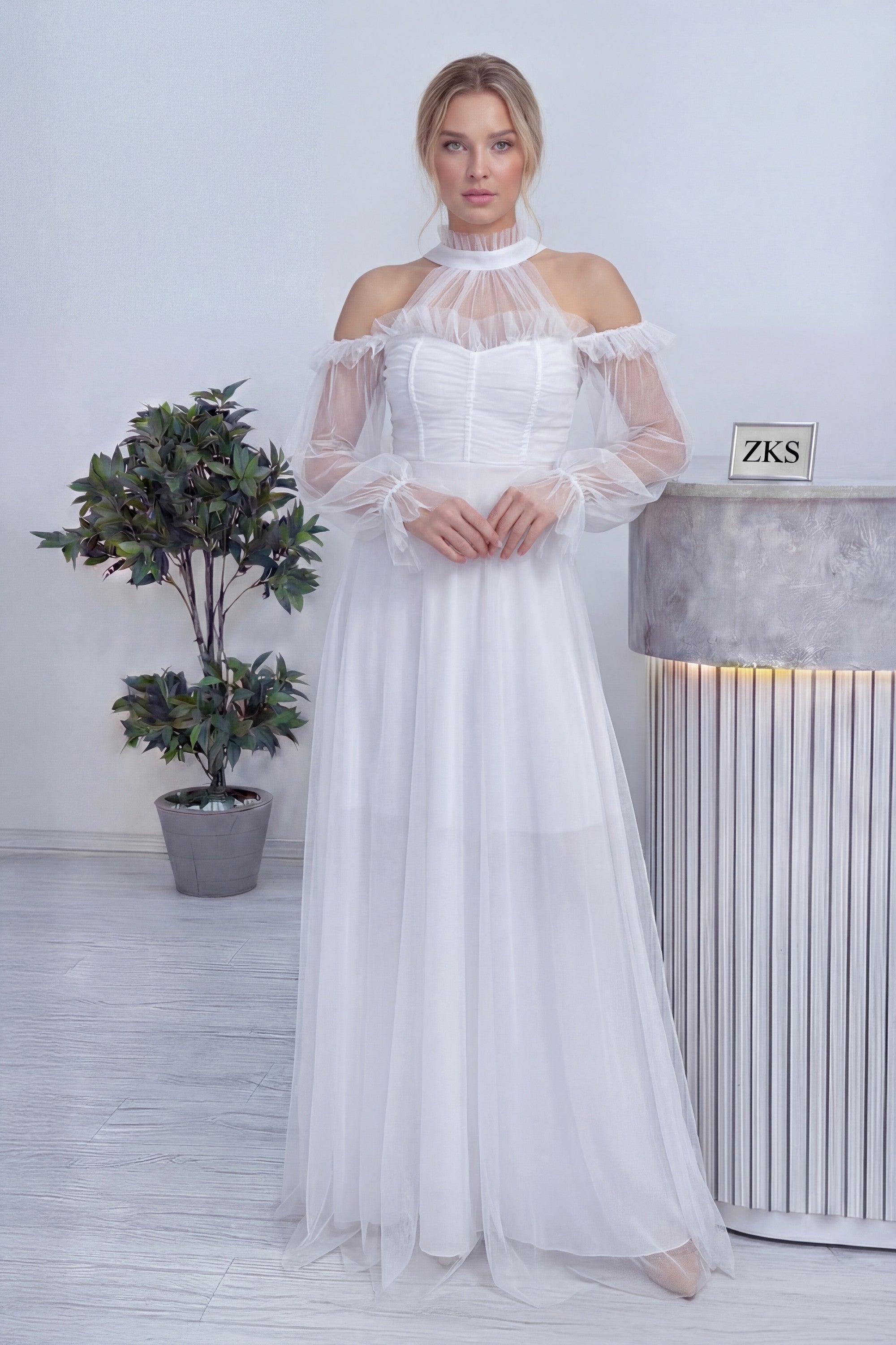 Beyaz Tül Drapeli Kloş Abiye