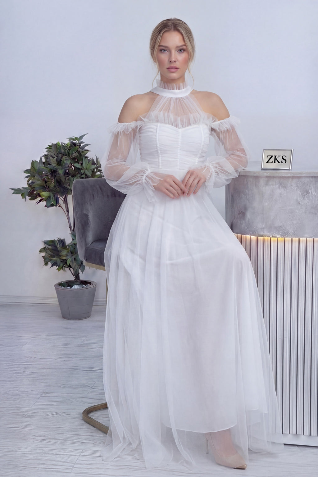 Beyaz Tül Drapeli Kloş Abiye