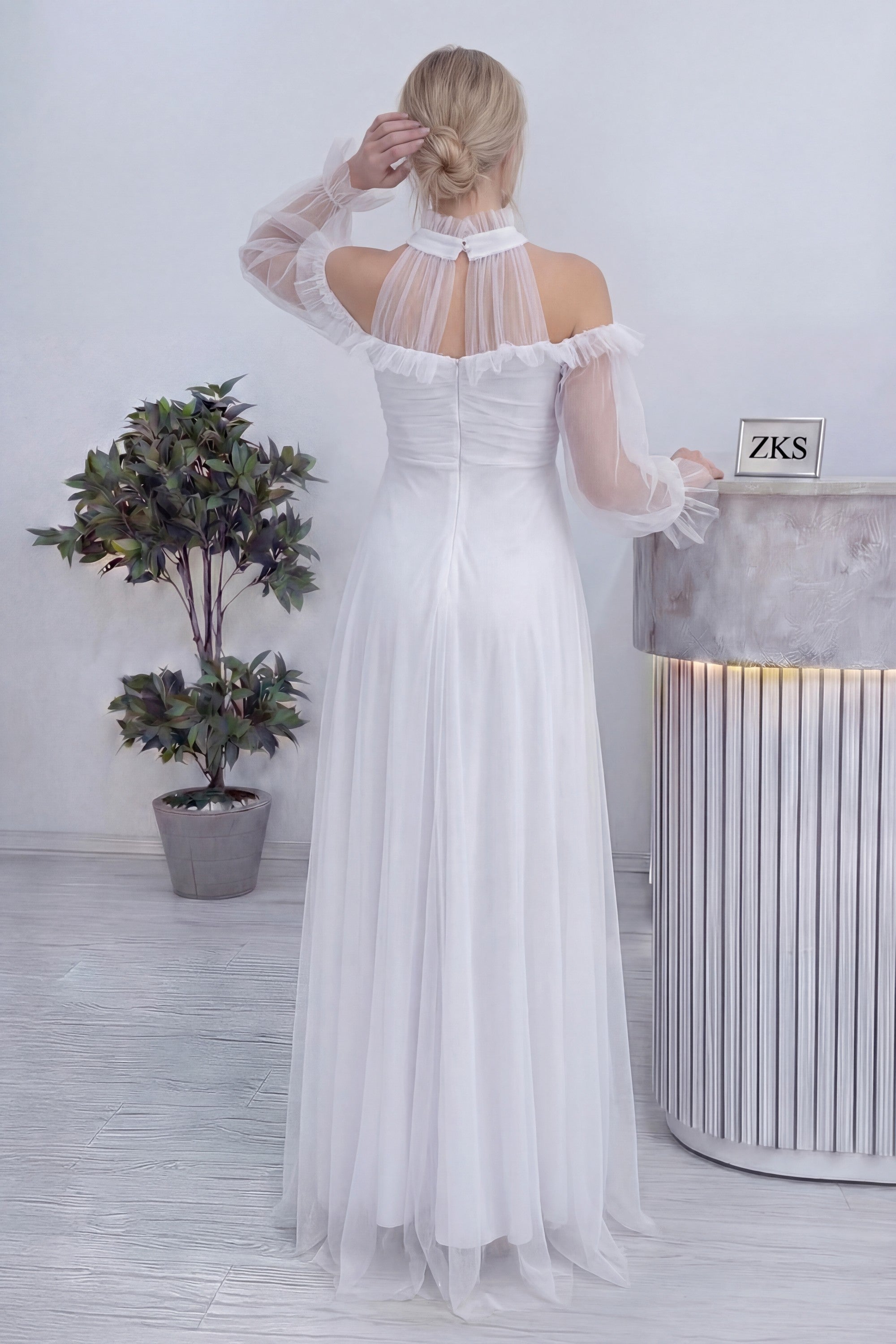 Beyaz Tül Drapeli Kloş Abiye