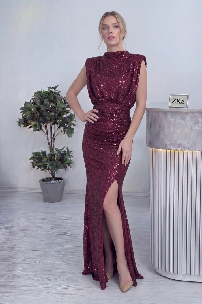 Kadın Bordo Dik Yaka Kuşak Detay Yırtmaçlı Pul Payet Abiye Elbise