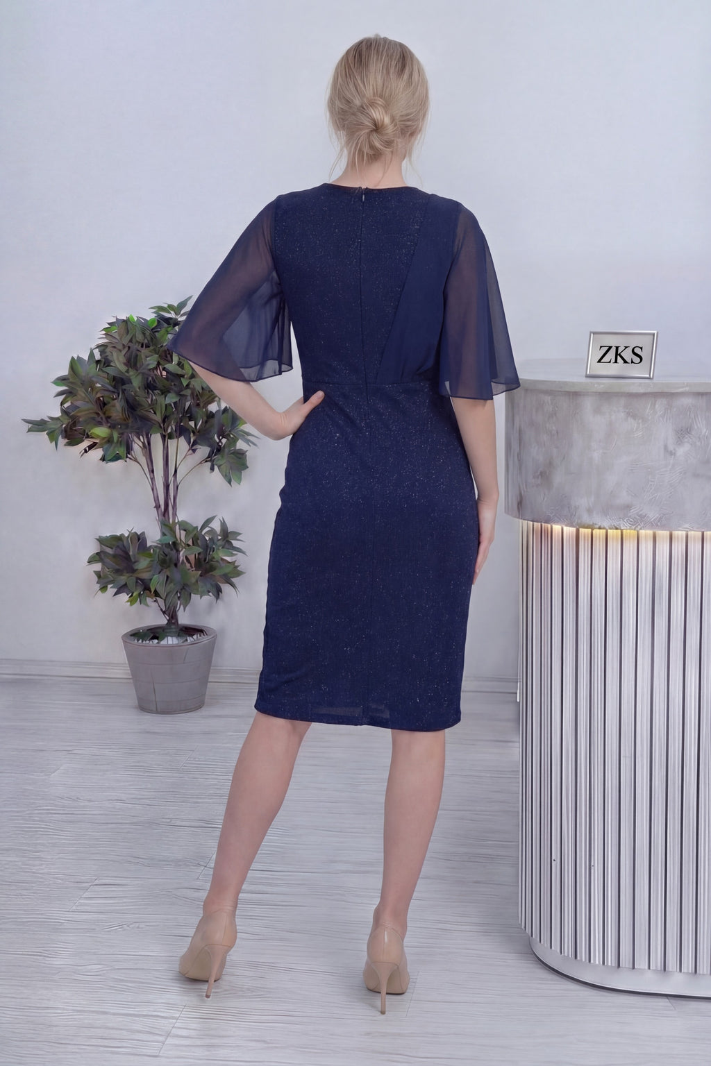 Lacivert Taş Detaylı Volan Kol Simli Abiye Elbise