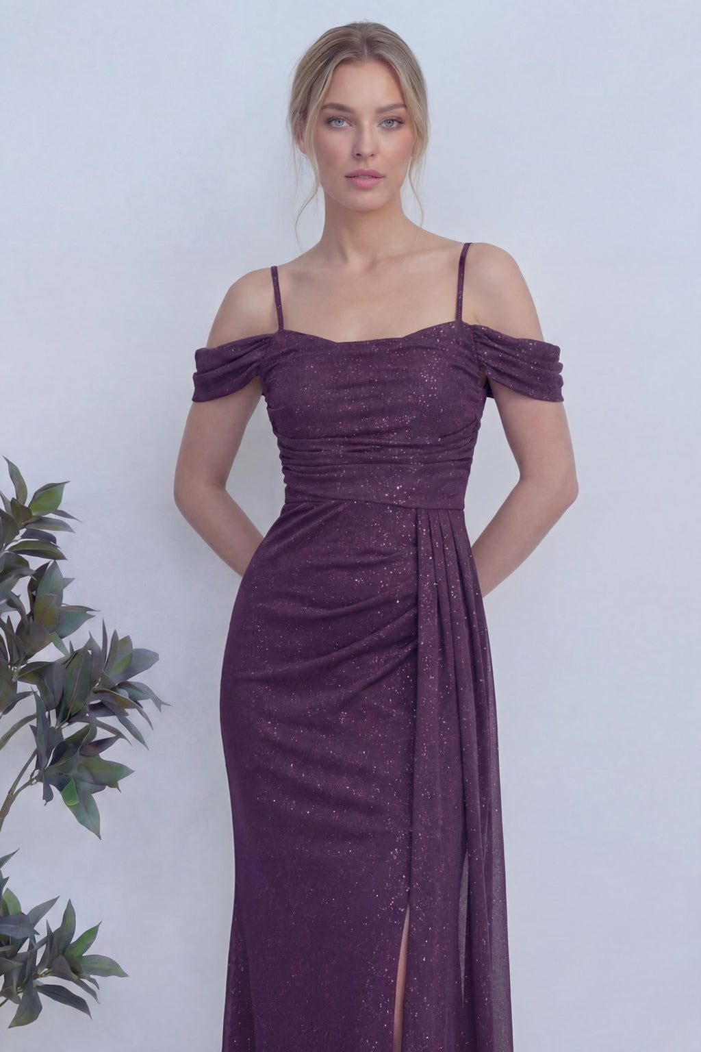 Mor Askılı Düşük Omuz Yırtmaç Detay Abiye Elbise