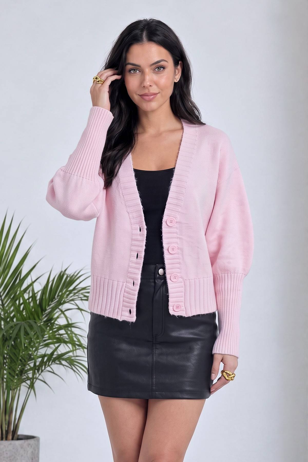 The ZKS pembe triko hırka V yaka modeli balon kol detayları ön görünüm