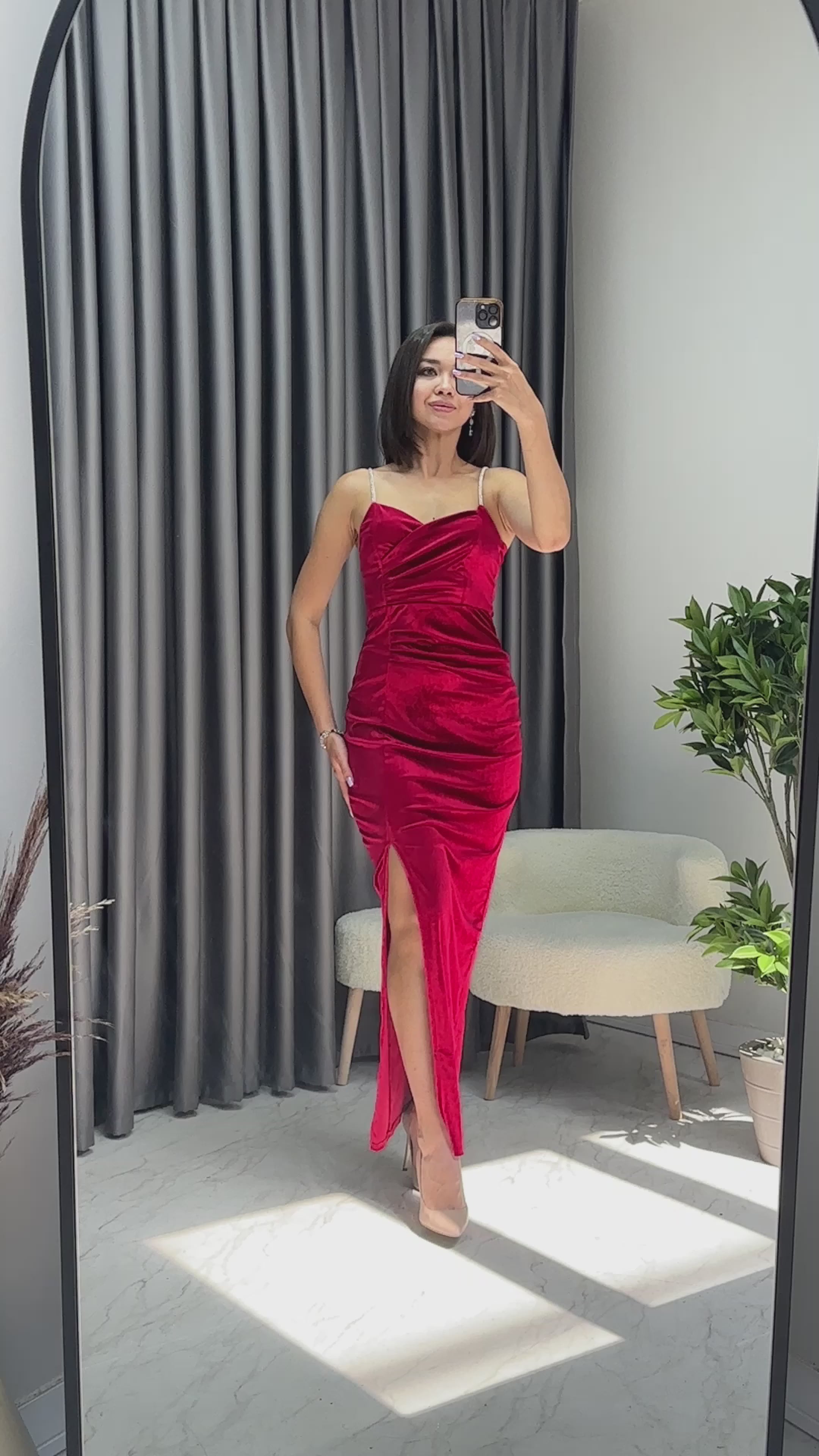 Kadın Kırmızı Taş İnce Askılı Yırtmaçlı Kadife Yeni Sezon Abiye Elbise

