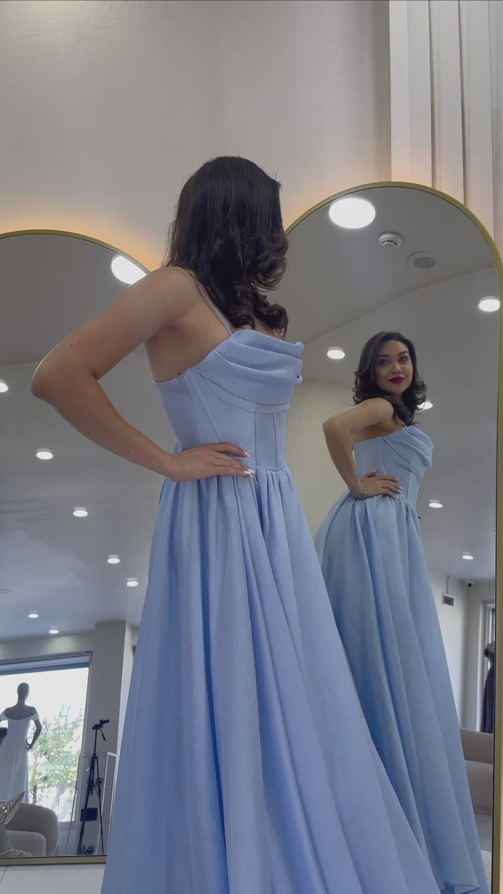 Sırt Dekolteli Korse Detay Yırtmaçlı Abiye Elbise