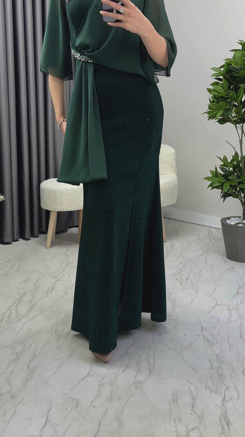 Zümrüt Yeşili Taş Detaylı Volan Kol Simli Abiye Elbise