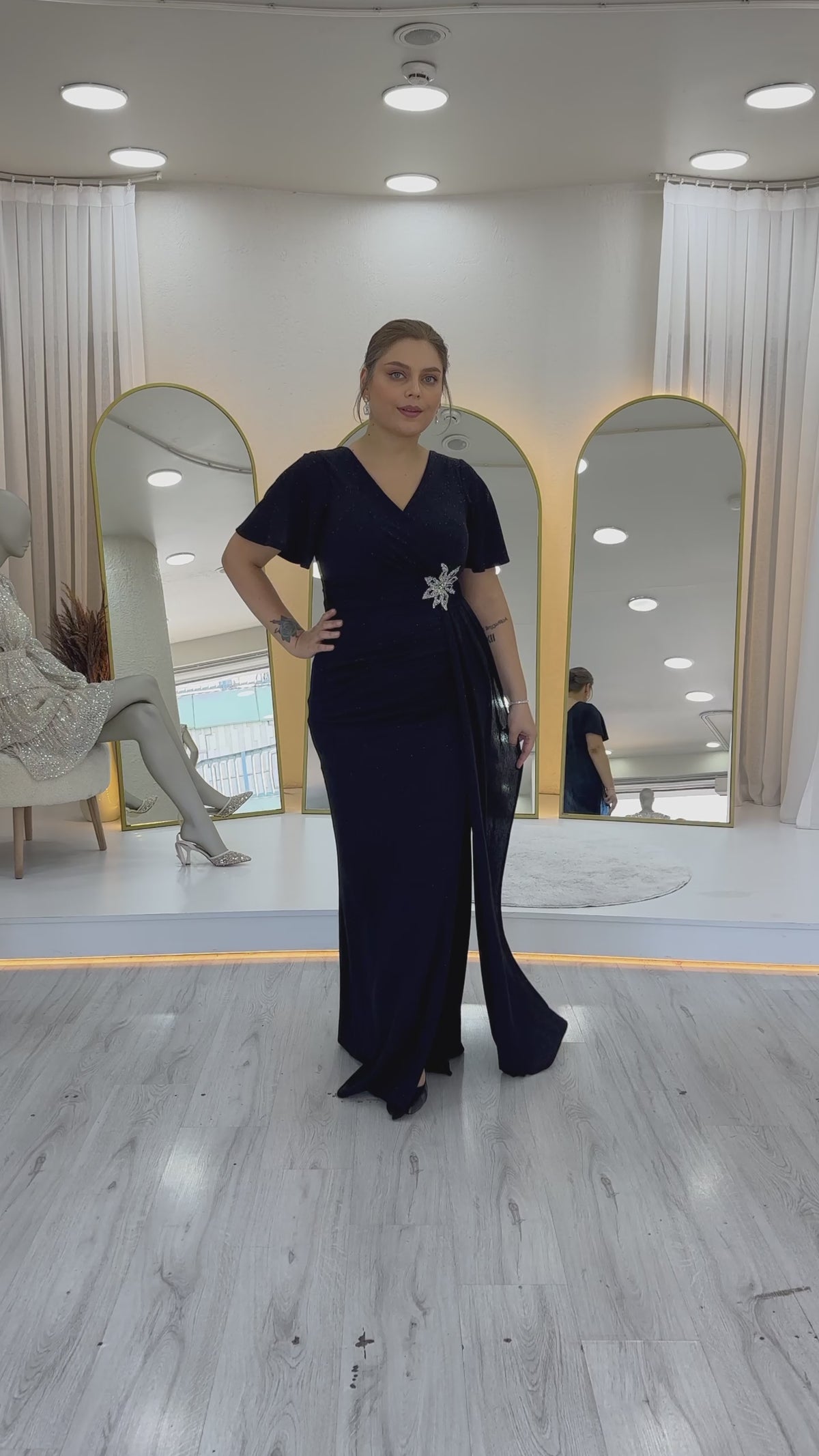 Kruvaze Yaka Simli Büyük Beden Yırtmaçlı Taş Detaylı Abiye Elbise