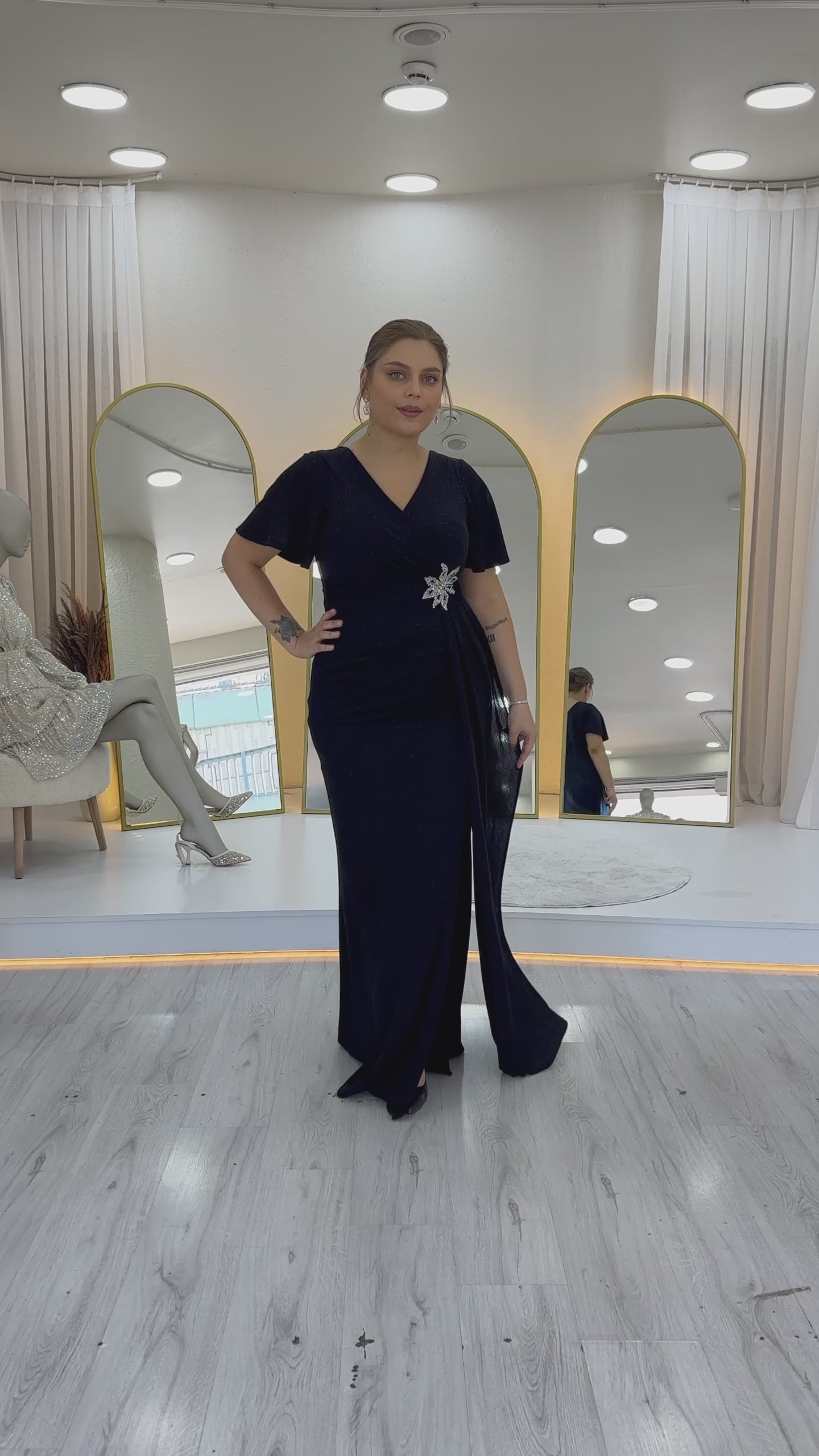 Kruvaze Yaka Simli Büyük Beden Yırtmaçlı Taş Detaylı Abiye Elbise