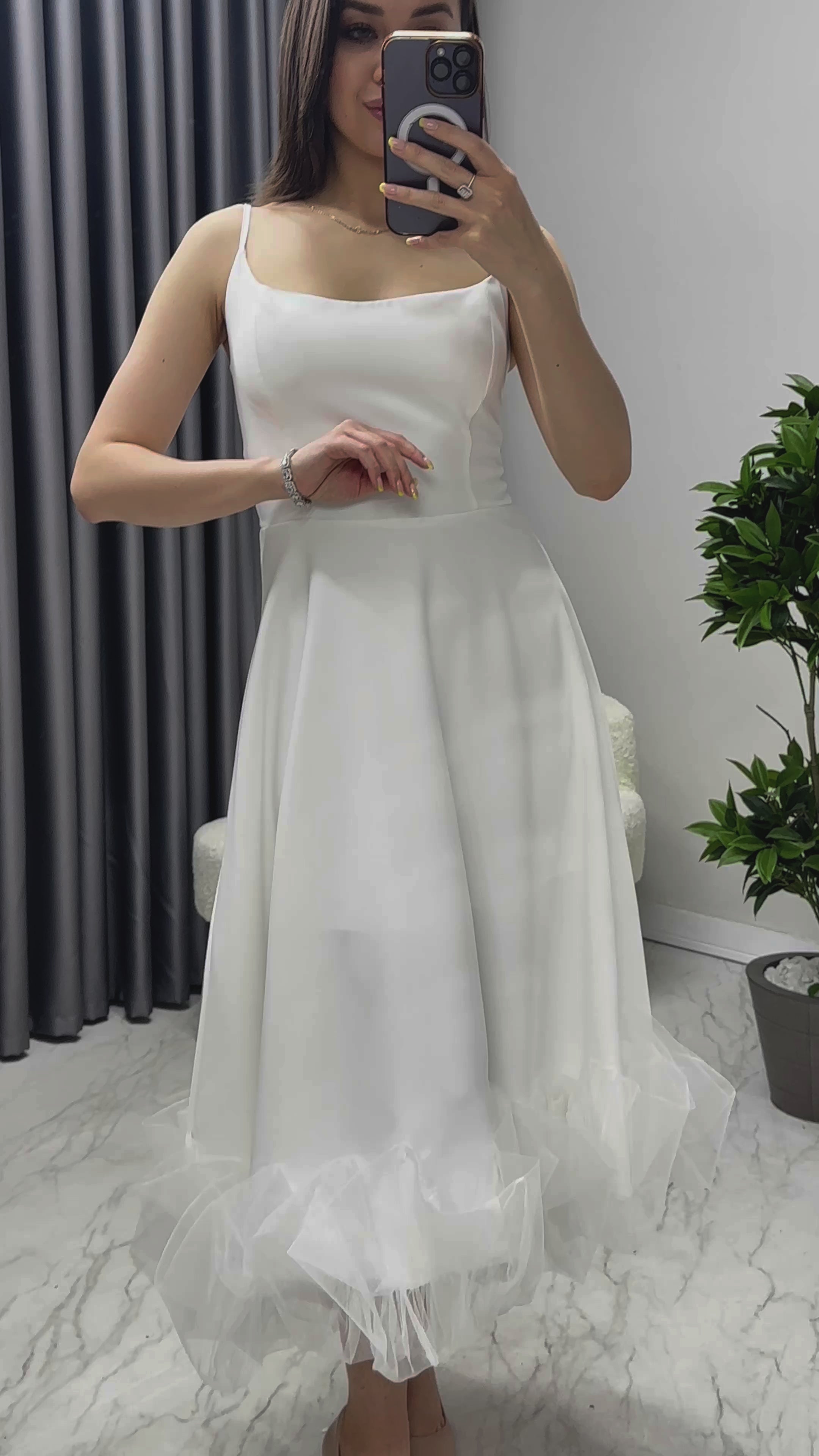 Beyaz Askılı Kloş Etek Ucu Tül Detay Midi Abiye Elbise