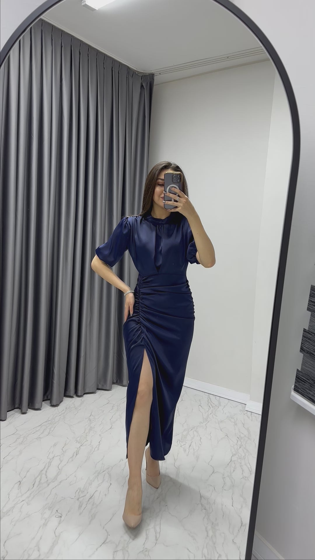 Kadın Saten Balon Kol Drapeli Yırtmaç Detaylı Abiye Elbise-İndigo

