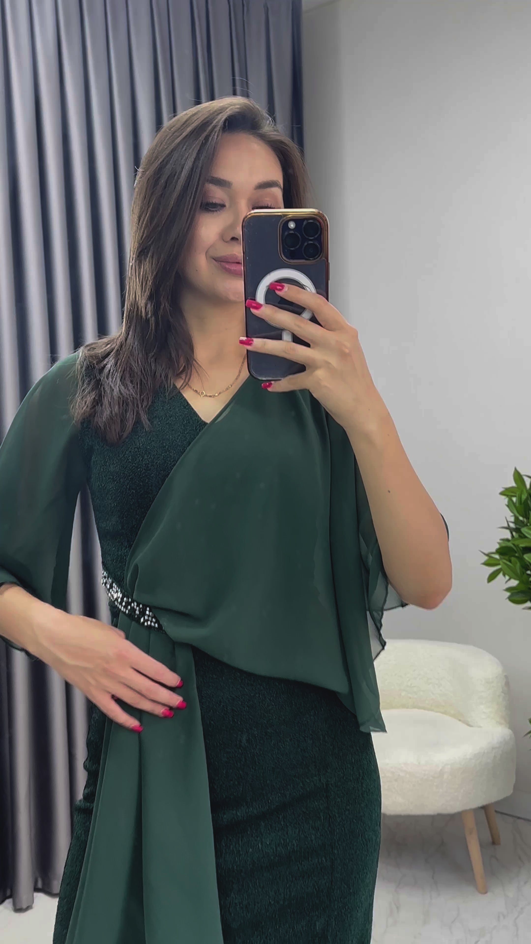 Zümrüt Yeşili Taş Detaylı Volan Kol Simli Abiye Elbise