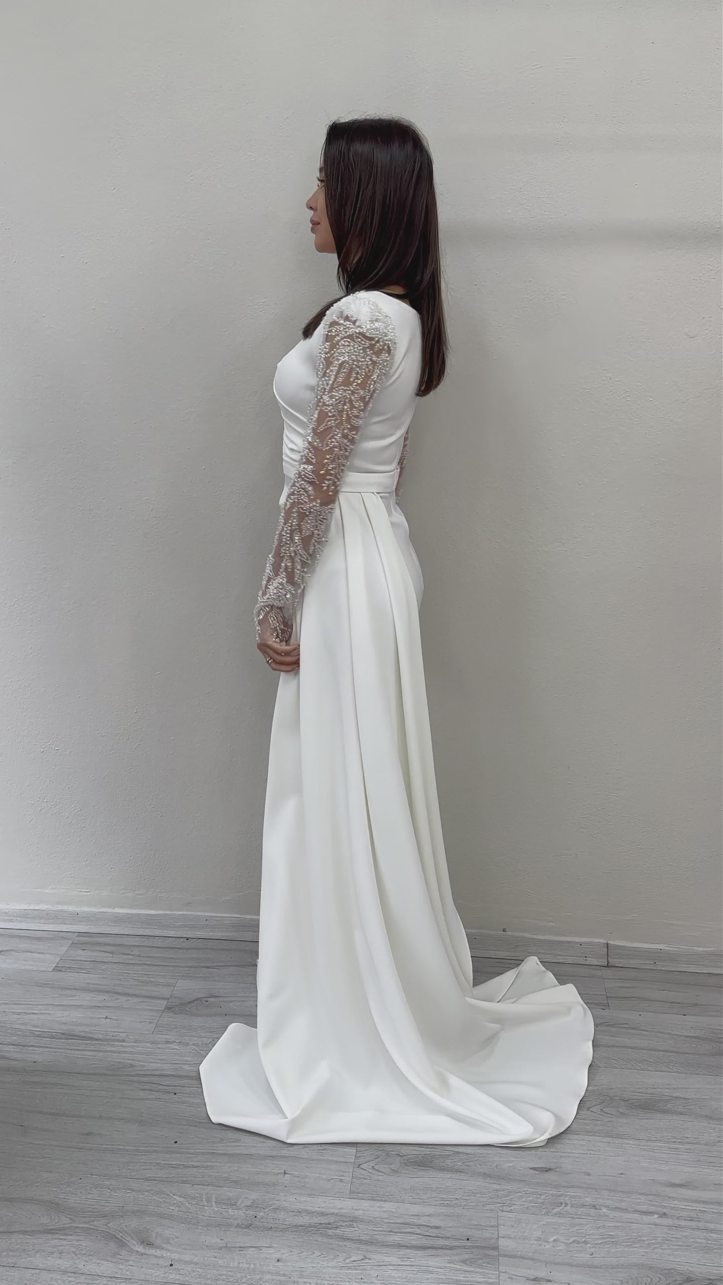  İşlemeli Transparan Kol Kruvaze Yaka Kuyruklu Nikah Abiye Elbise