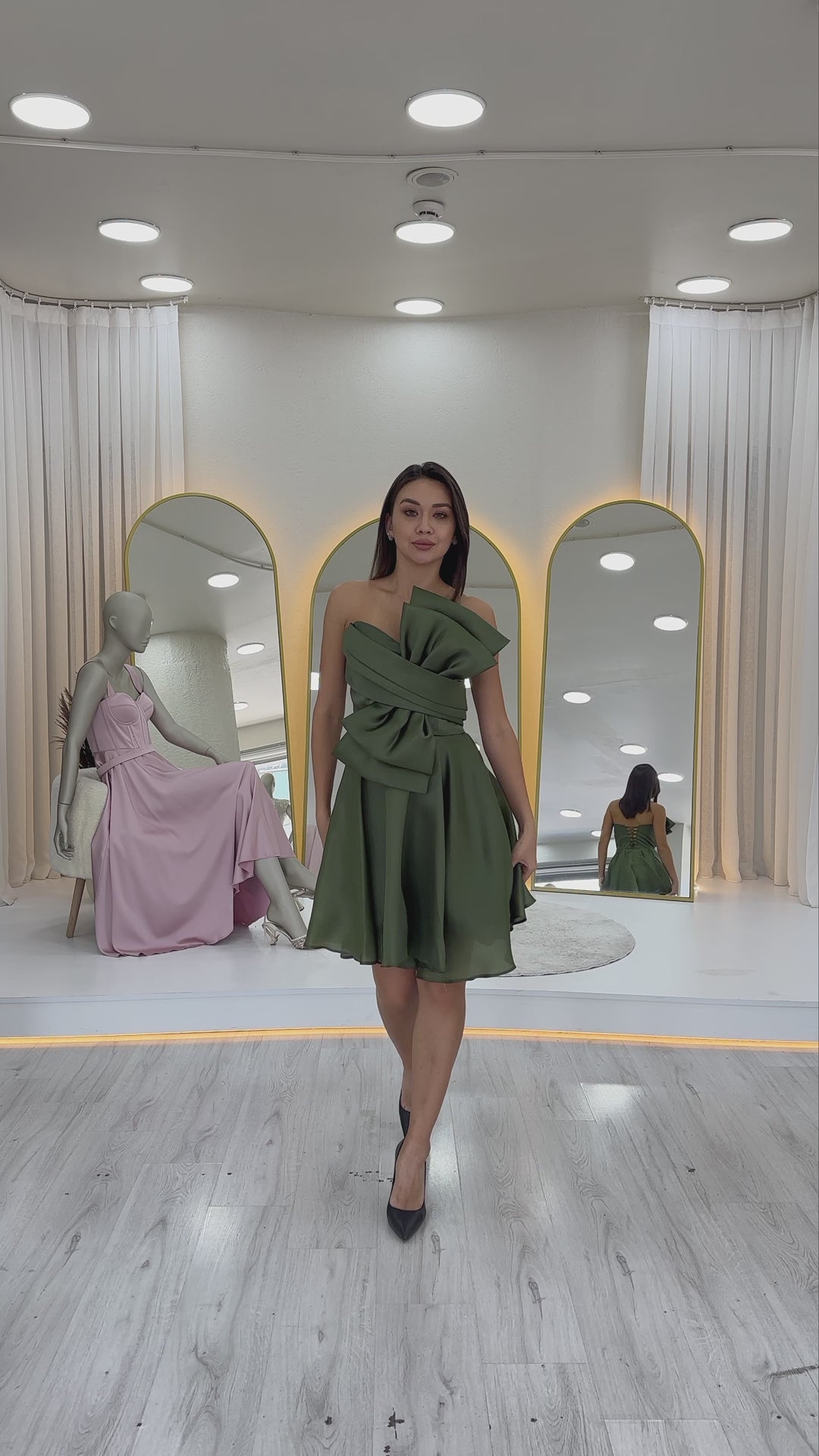 Haki Fiyonklu Straplez Mini Kloş Abiye Elbise
Başarılı
