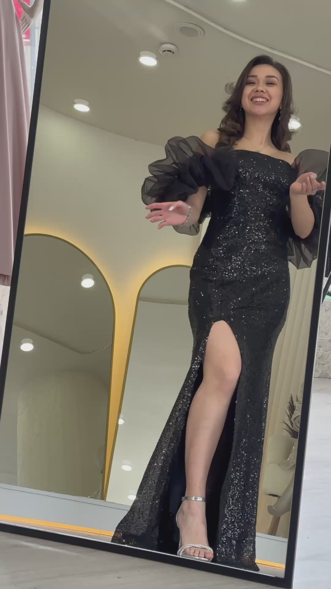 Straplez Pul Payet Yırtmaçlı Tül Kol Detaylı Abiye Elbise