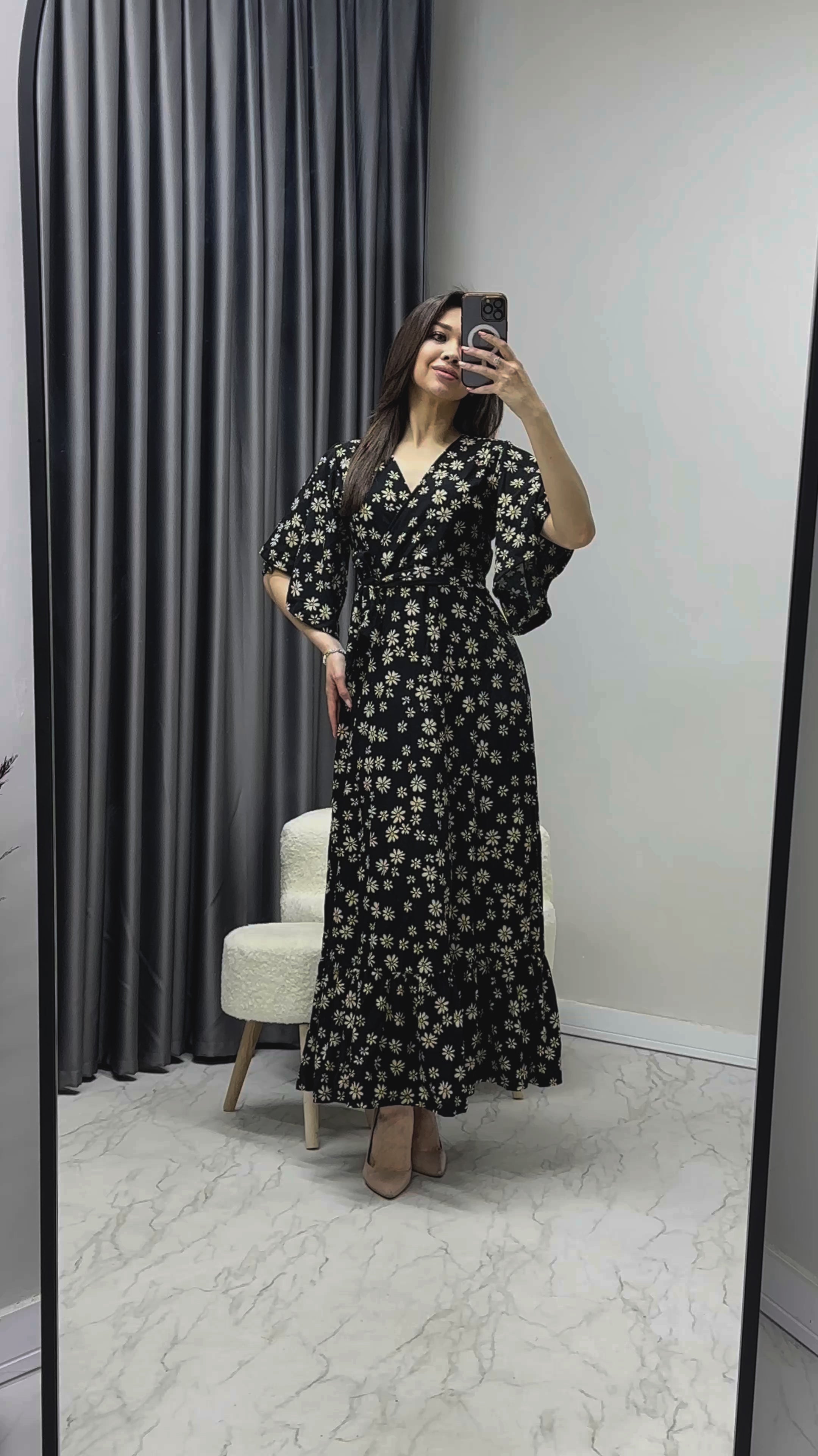 Siyah Krep Papatya Desen Valonlu Elbise