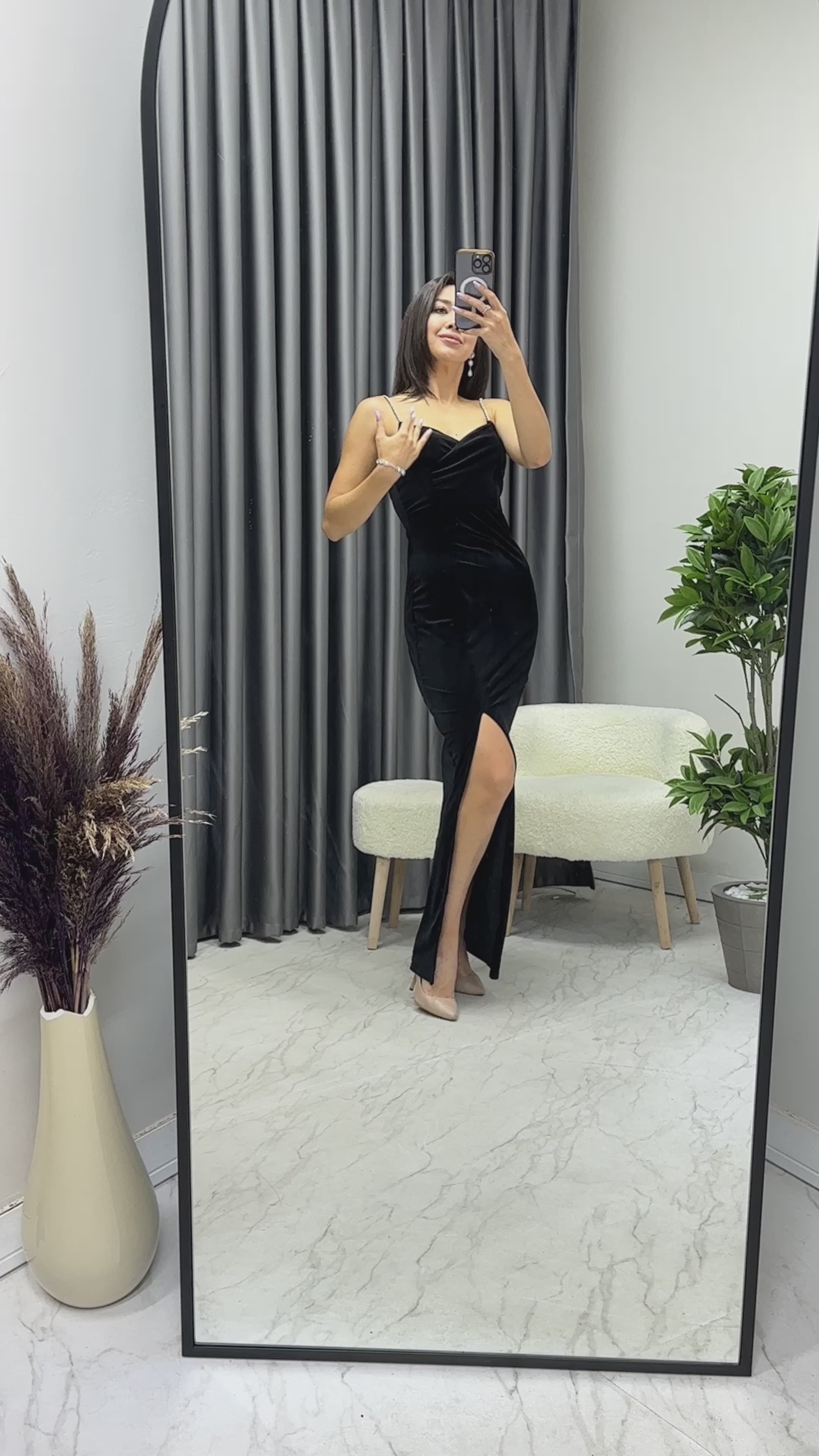 Kadın Siyah Taş İnce Askılı Yırtmaçlı Kadife Yeni Sezon Abiye Elbise

