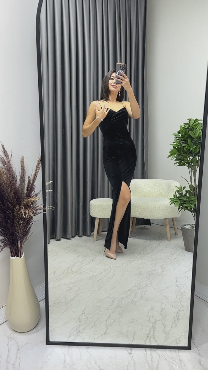 Kadın Siyah Taş İnce Askılı Yırtmaçlı Kadife Yeni Sezon Abiye Elbise

