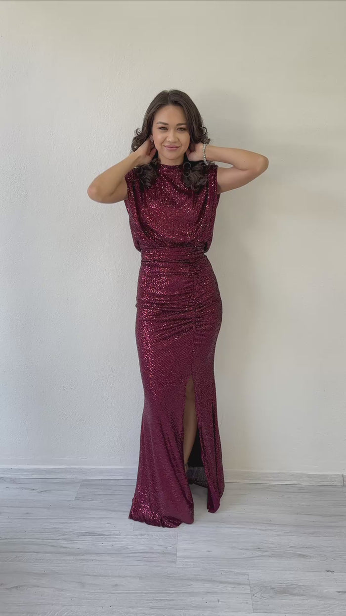 Dik Yaka Kuşak Detay Yırtmaçlı Pul Payet Abiye Elbise