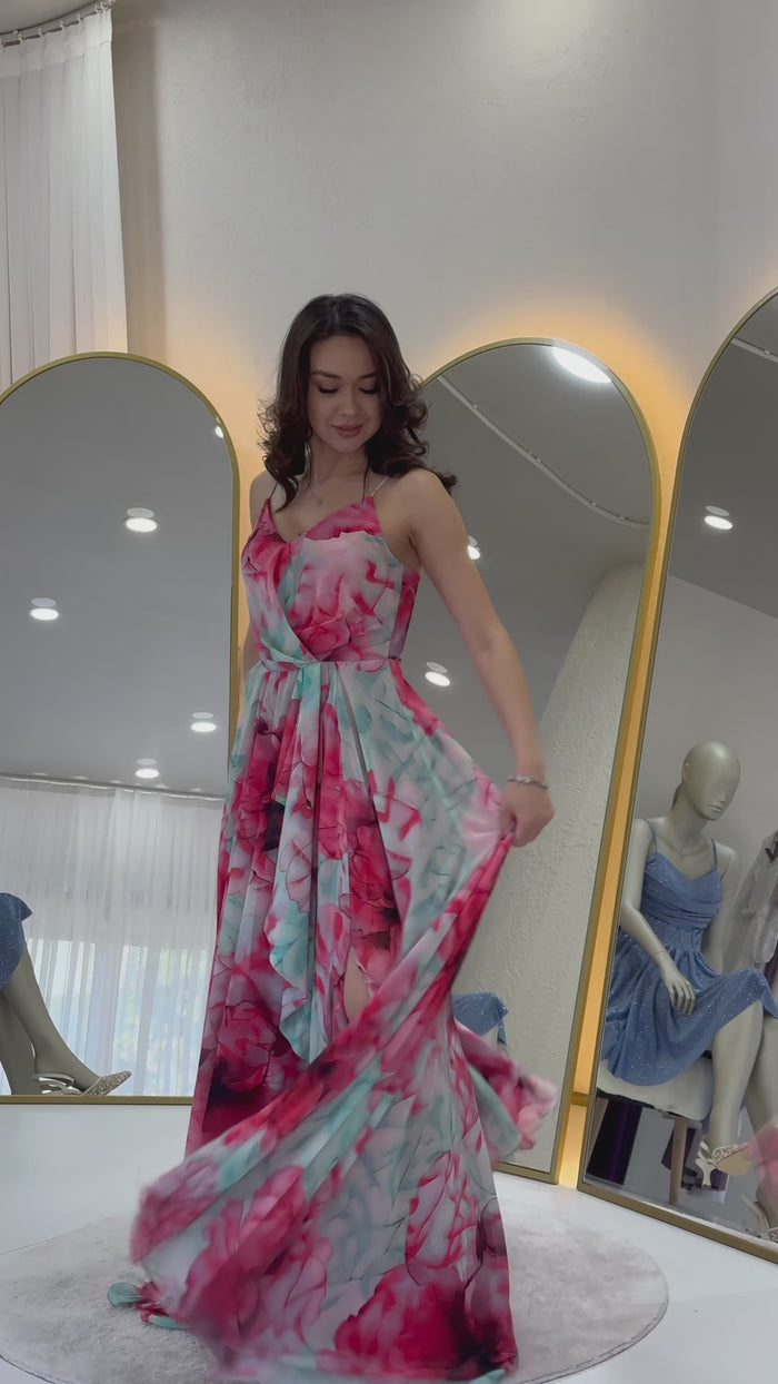 Kadın Askılı Pembe Çiçek Desenli Uzun Yırtmaçlı Şifon Abiye Elbise