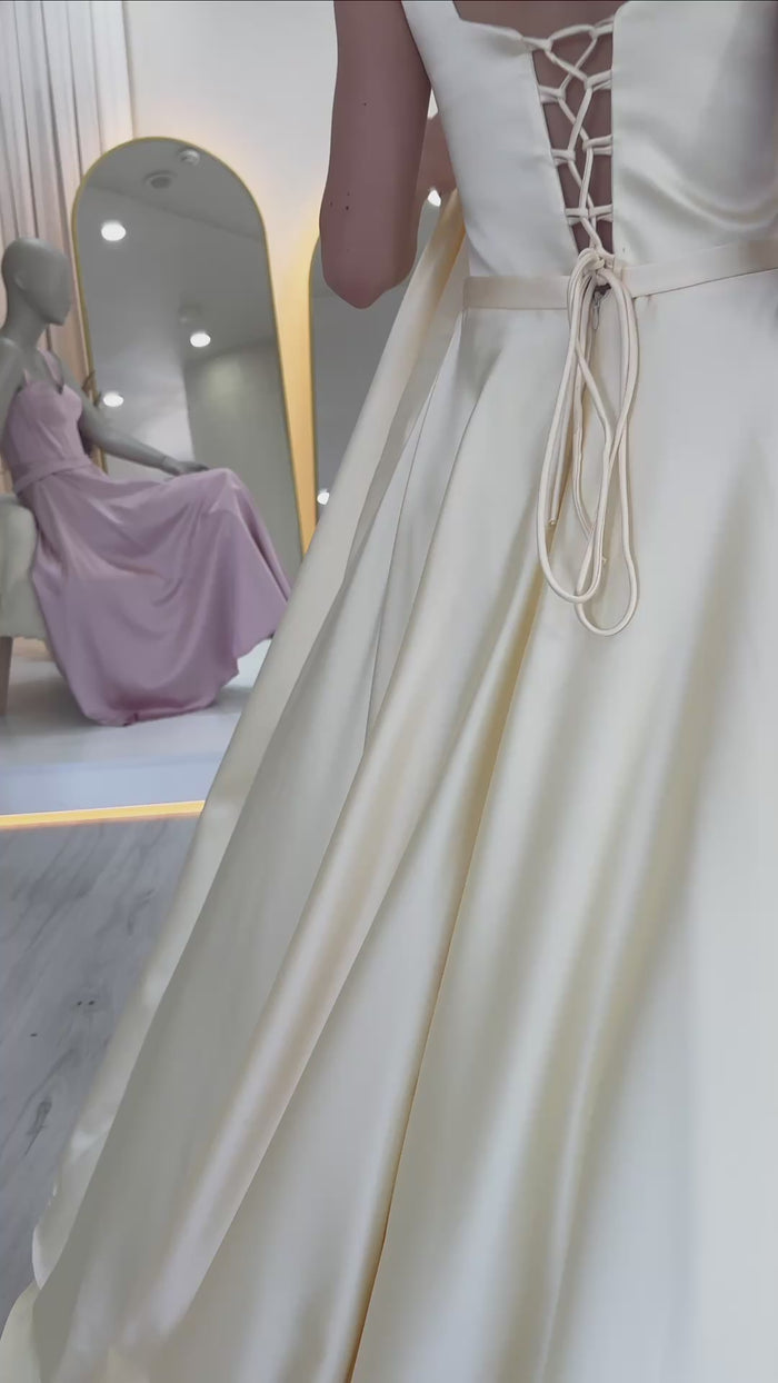 Kare Yaka Sırt Bağlamalı Askılı Saten Abiye Elbise