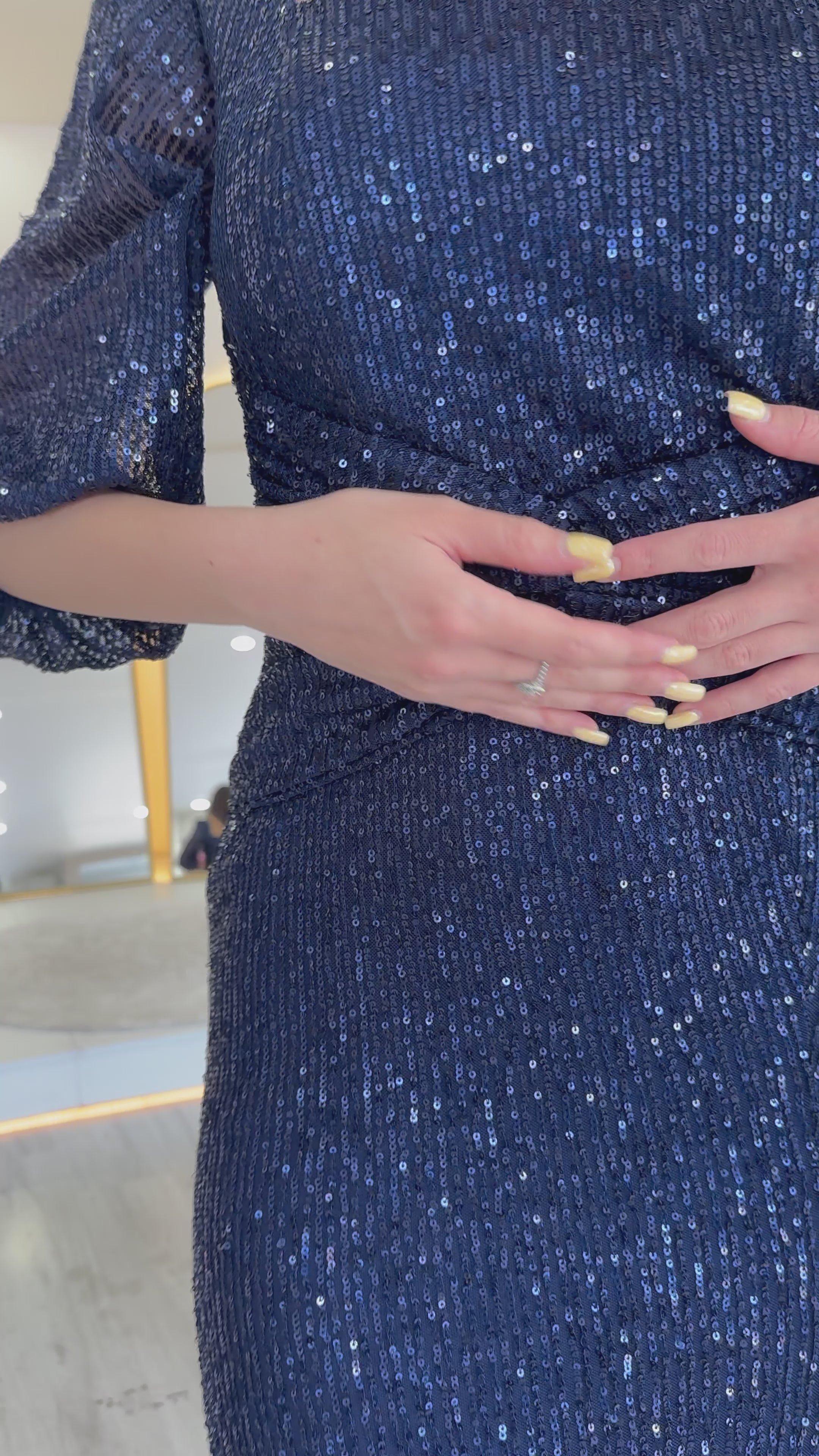 Lacivert Pul Payet Ön Büzgülü Balon Kol Yırtmaçlı 