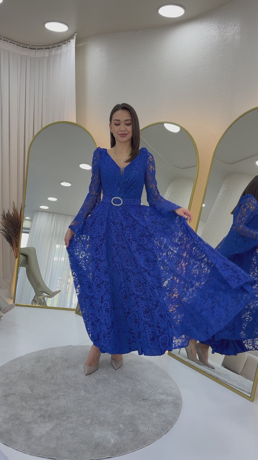 Kruvaze Yaka Kemer Detaylı Dantelli Uzun Kol Midi Boy Elbise