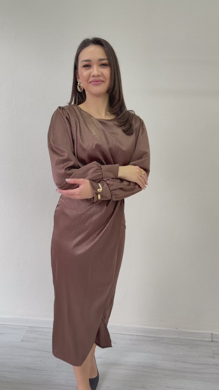 Saten Drape Detaylı Yırtmaçlı Abiye Elbise