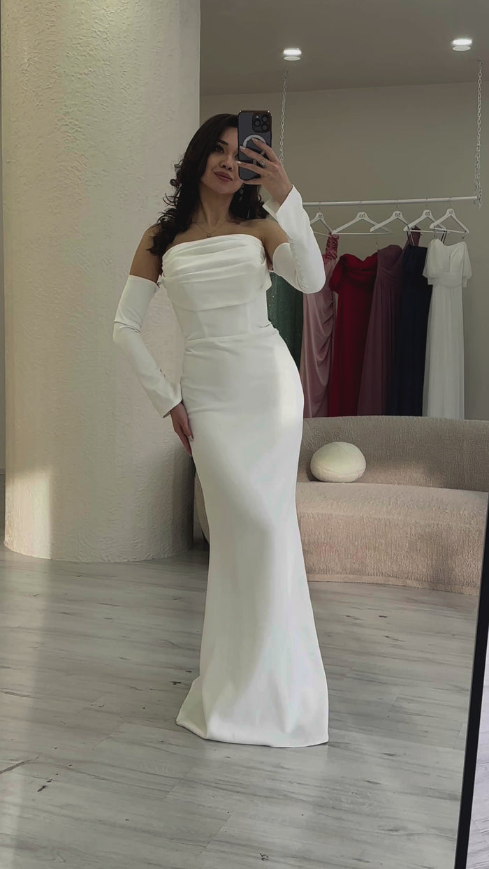 Kadın Beyaz Straplez Kol Aksesuarlı Balık Saten Alya Elbise