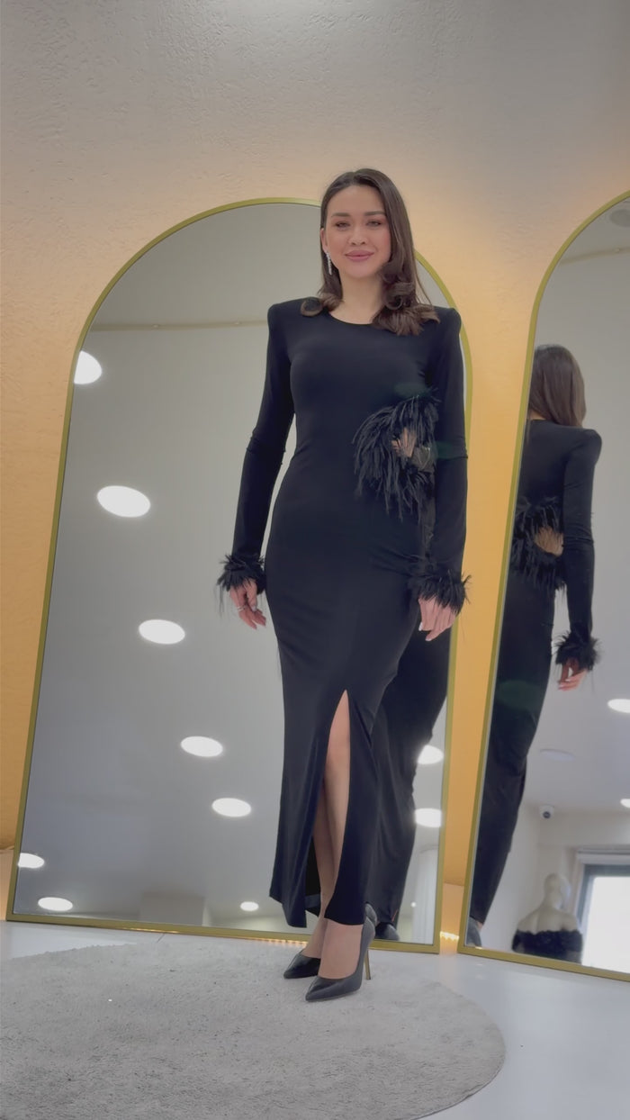 Siyah Otrişli Bel Dekolteli Yırtmaçlı Midi Boy Elbise