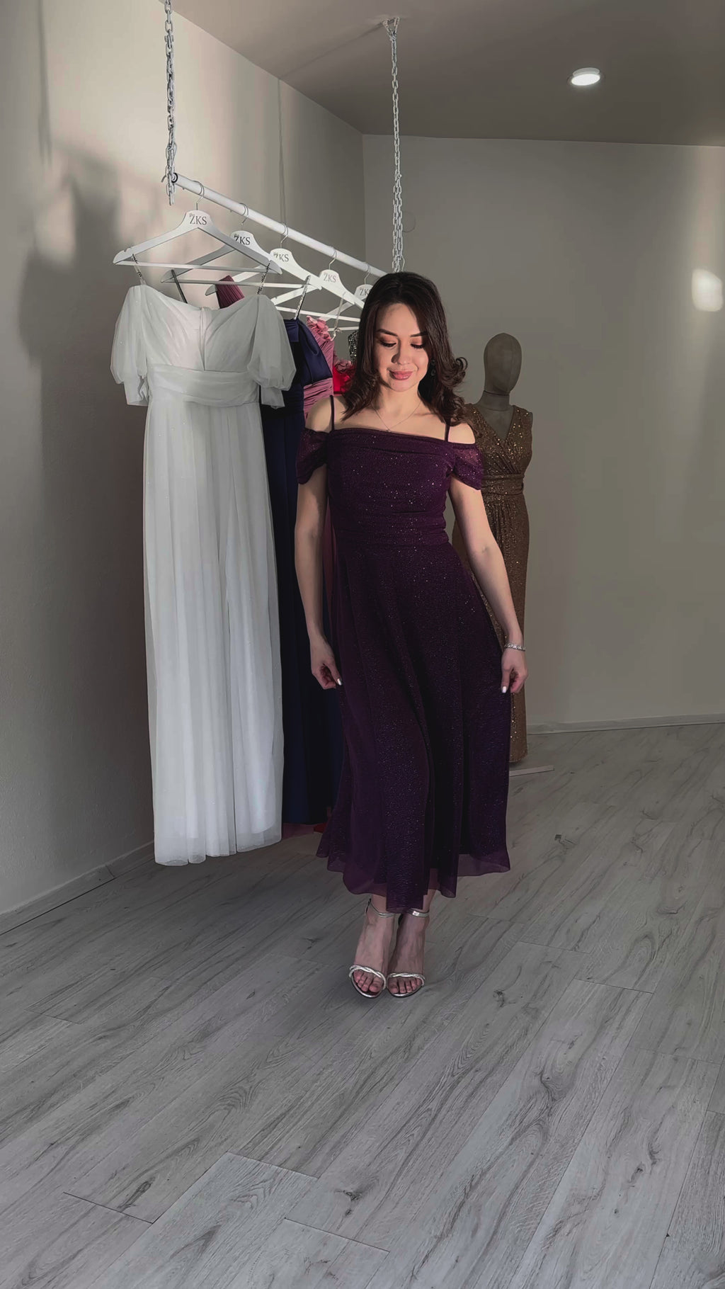 Kadın Mor Midi Boy Kloş Askılı Düşük Omuz Abiye Elbise