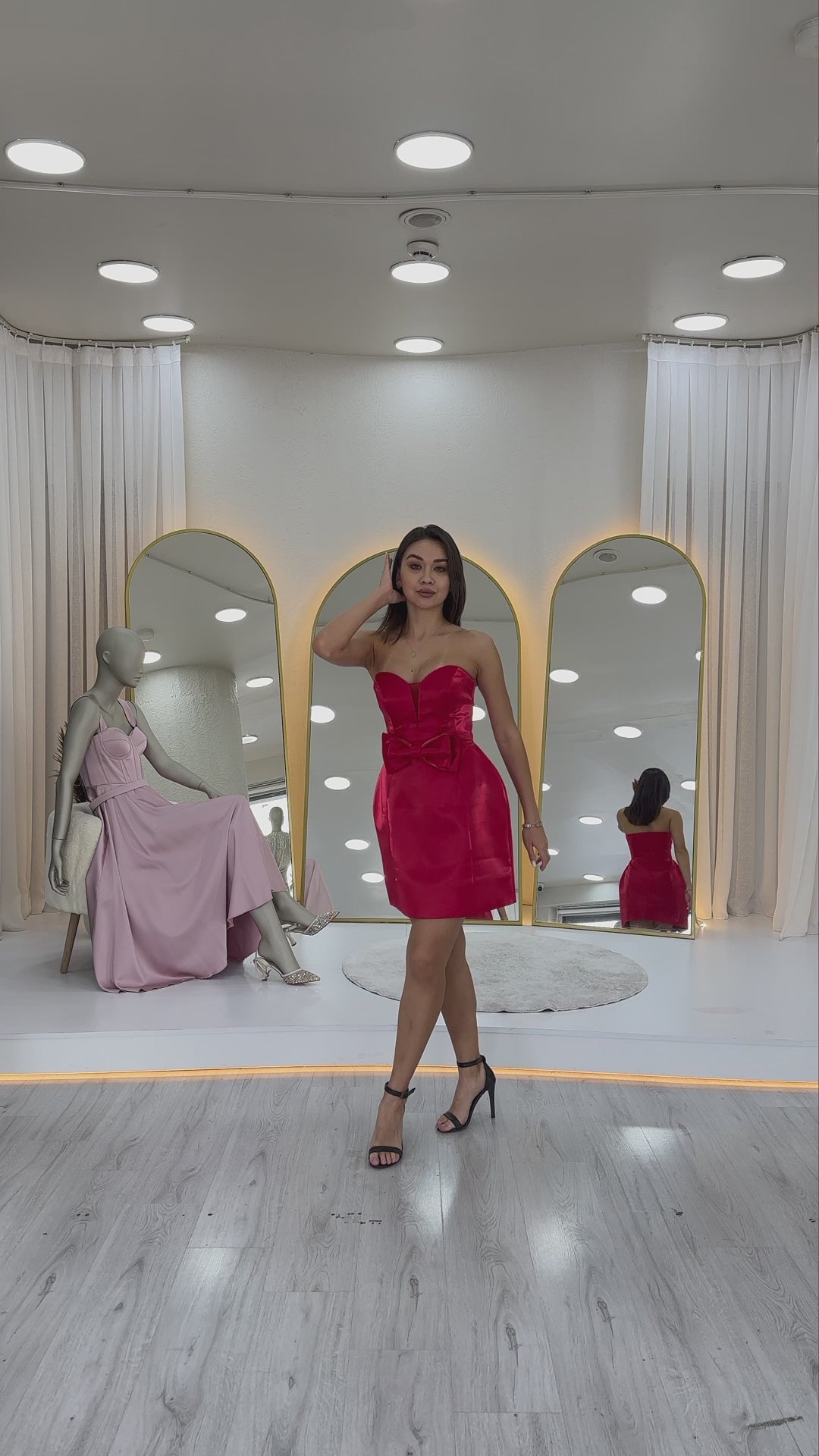 Kırmızı Straplez Fiyonk Detay Mini Abiye Elbise
Başarılı
