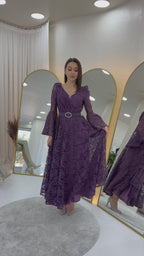 Kruvaze Yaka Kemer Detaylı Dantelli Uzun Kol Midi Boy Elbise