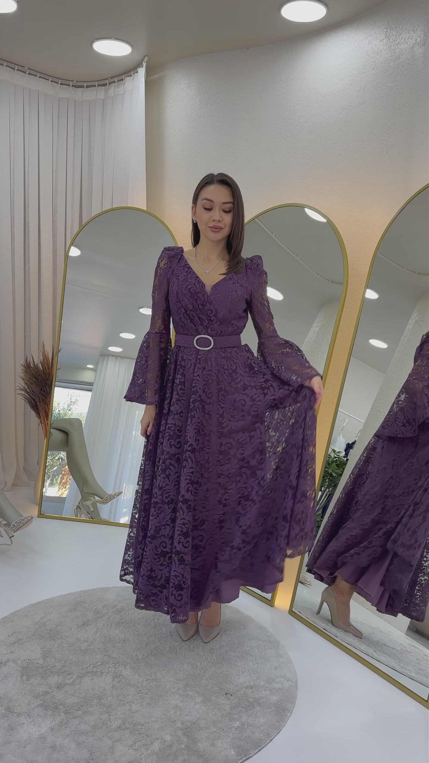 Kruvaze Yaka Kemer Detaylı Dantelli Uzun Kol Midi Boy Elbise