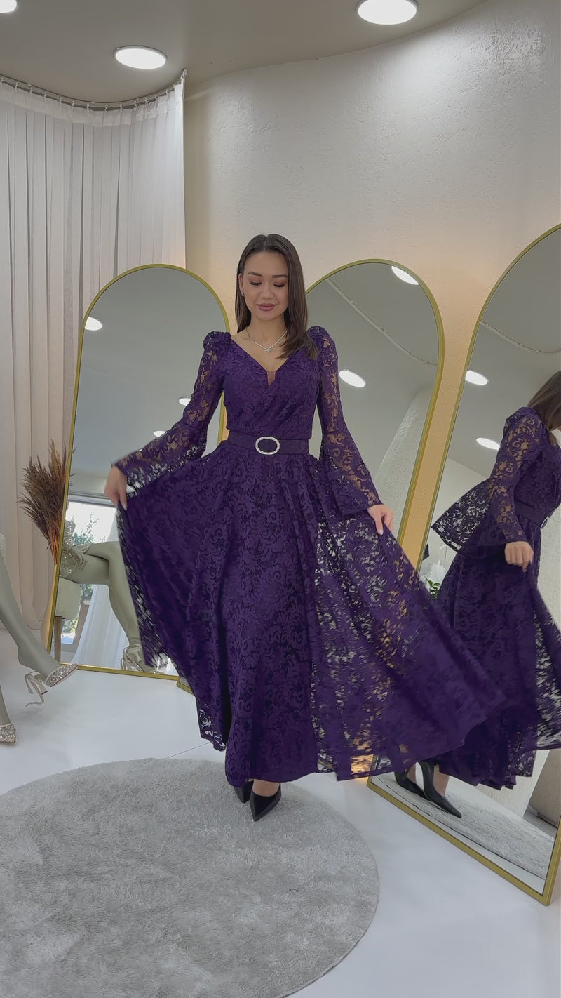 Kruvaze Yaka Kemer Detaylı Dantelli Uzun Kol Midi Boy Elbise