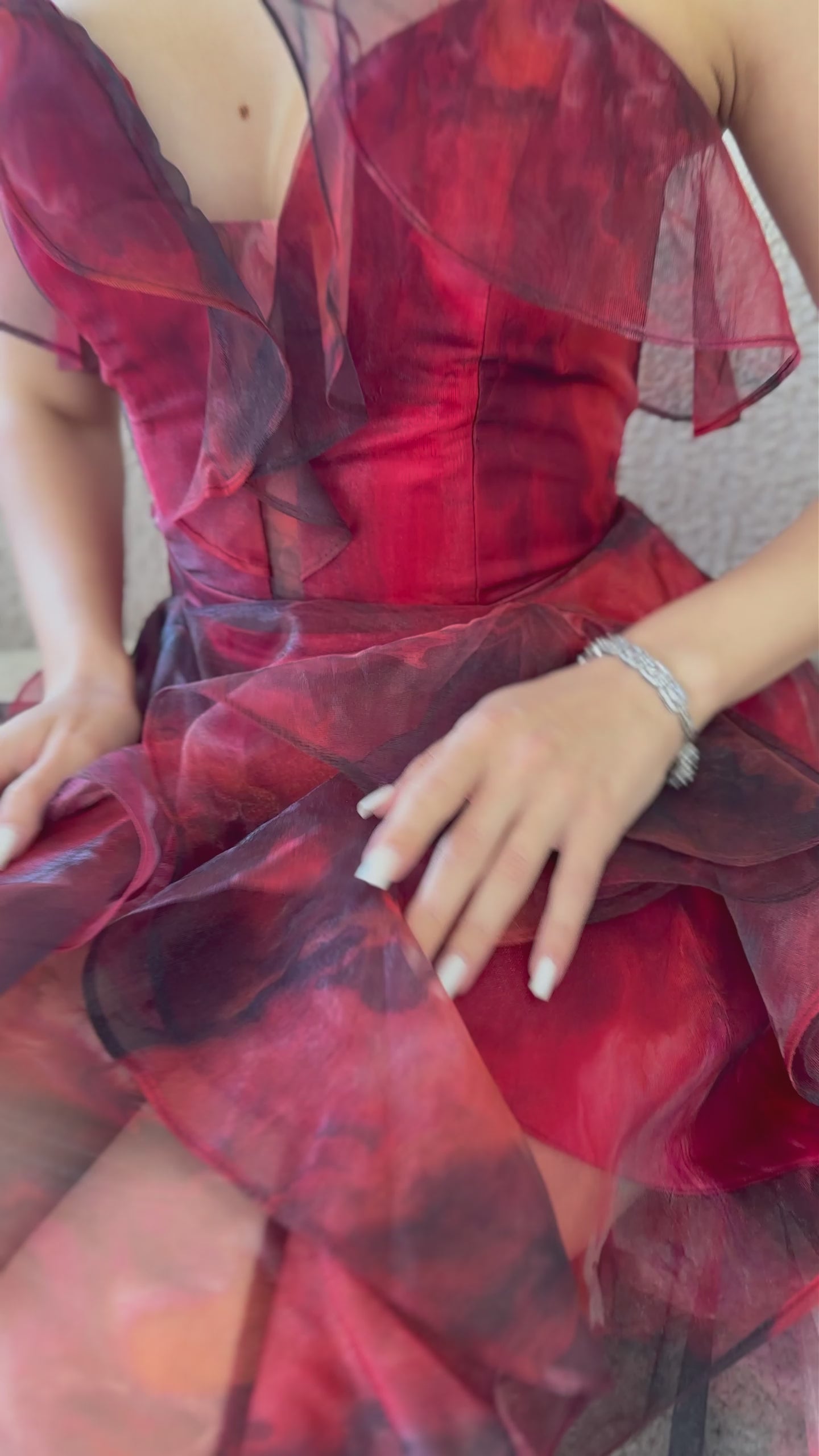 Kadın Kırmızı Batik Desenli Straplez Fırfırlı Abiye Elbise