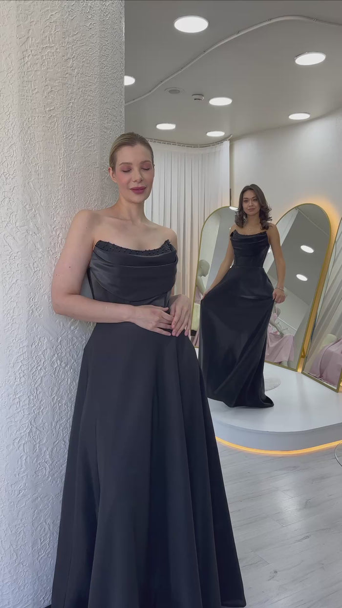 Straplez Korse Detaylı Boncuklu Sırt Dekolteli Abiye Elbise