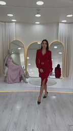 Kırmızı Kruvaze Yaka Kemerli Midi Boy Kalem Elbise