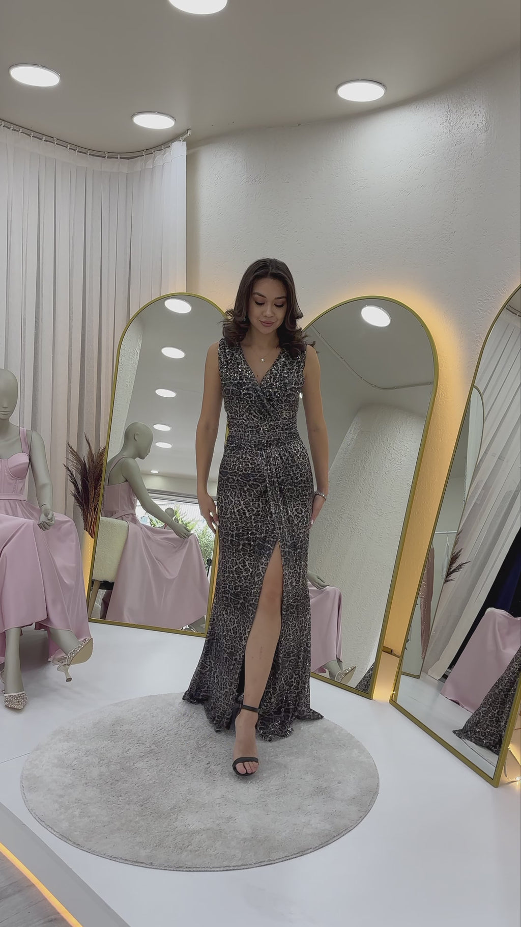 Kadın Leopar Kruvaze Yaka Payet Tasarım Sıfır Kol Yırtmaçlı Balık Abiye Elbise