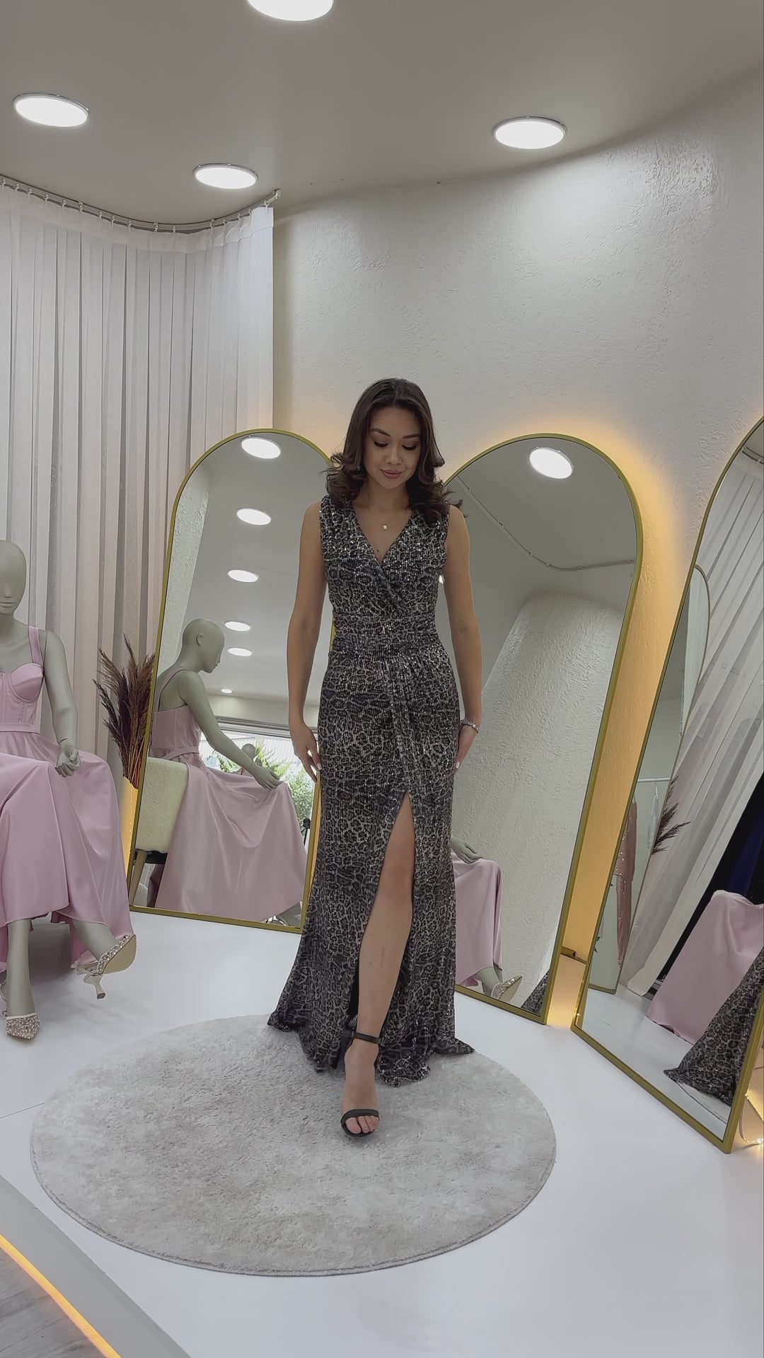 Kadın Leopar Kruvaze Yaka Payet Tasarım Sıfır Kol Yırtmaçlı Balık Abiye Elbise