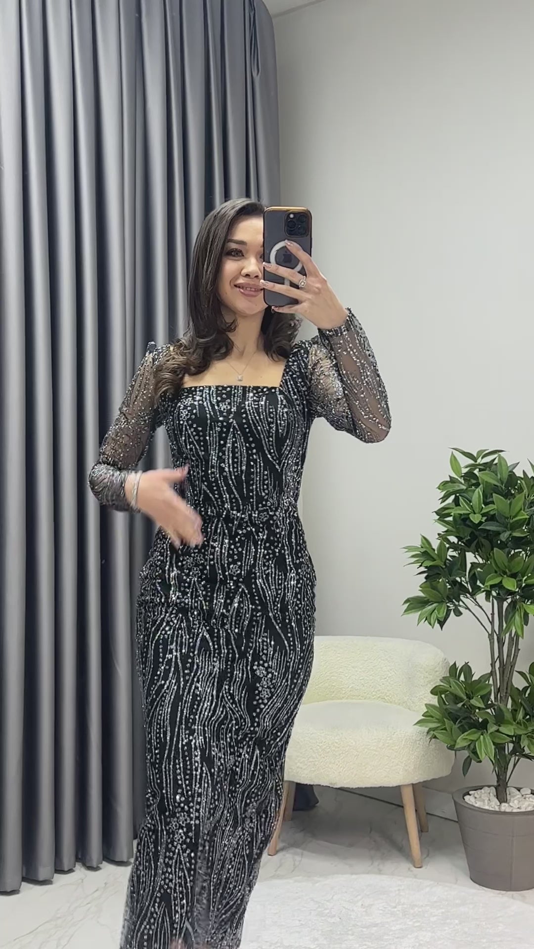 Siyah Kare Yaka Gümüş Simli Uzun Kol Midi Abiye Elbise