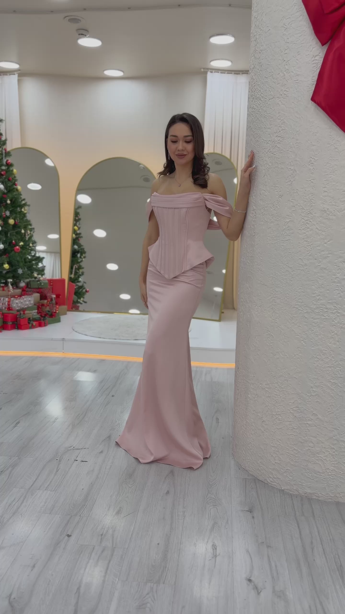 Düşük Omuz Korse Detay Uzun Saten Abiye Elbise