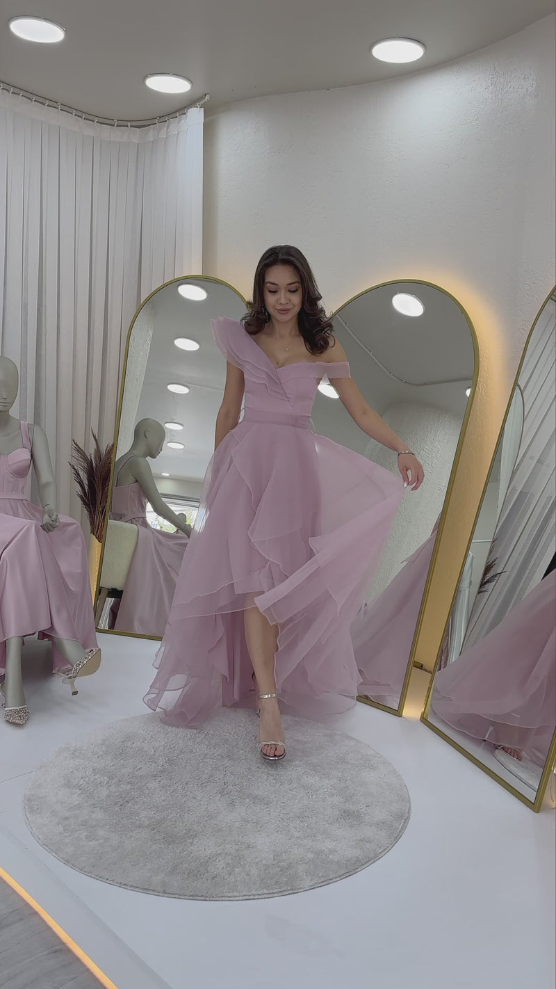 Pudra Düşük Omuz Asimetrik Etek Tül Abiye Elbise
Başarılı
