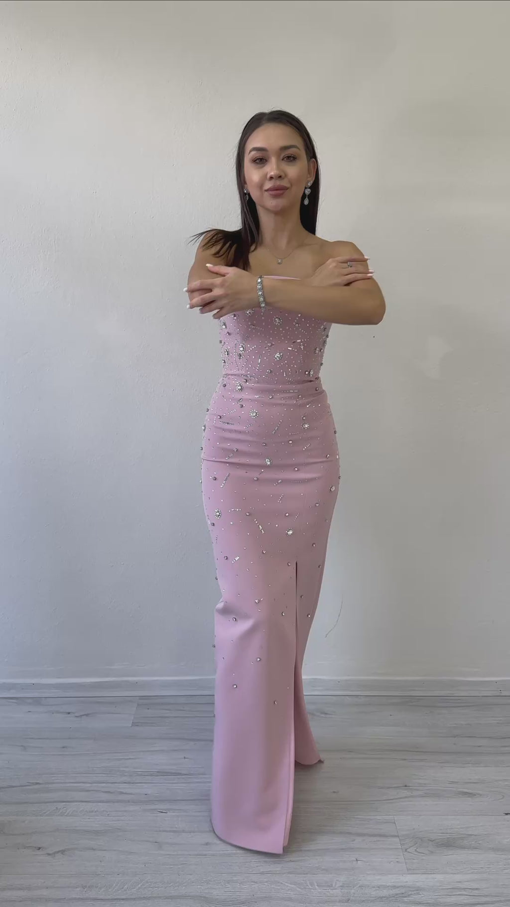 Straplez Taş işlemeli Yırtmaçlı Abiye Elbise