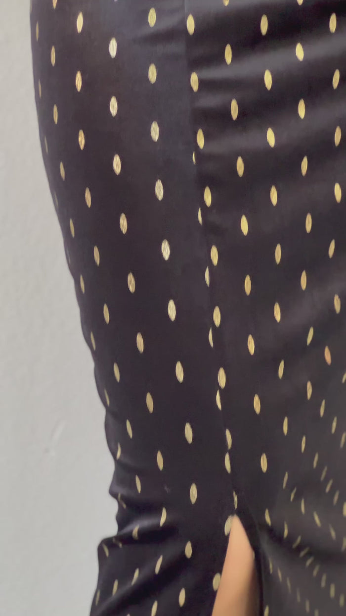  Gold Desenli Drapeli Kadife Midi Boy Kalem Elbise