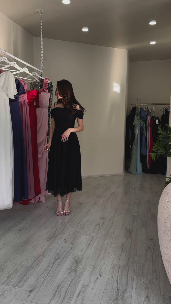 Kadın Siyah Midi Boy Kloş Askılı Düşük Omuz Abiye Elbise