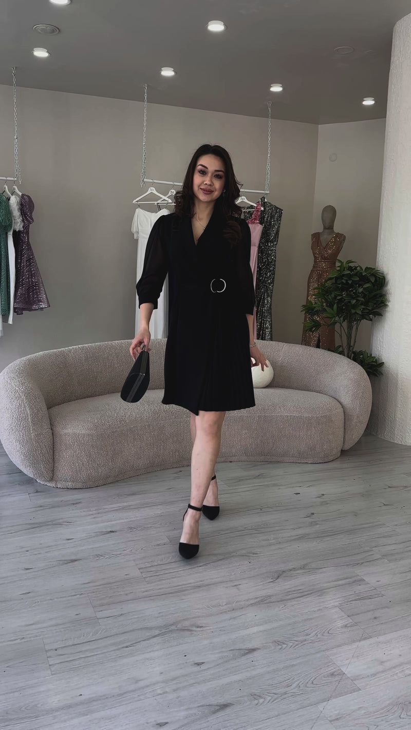 Siyah Gümüş Tokalı Uzun Kollu Piliseli Ceket Elbise