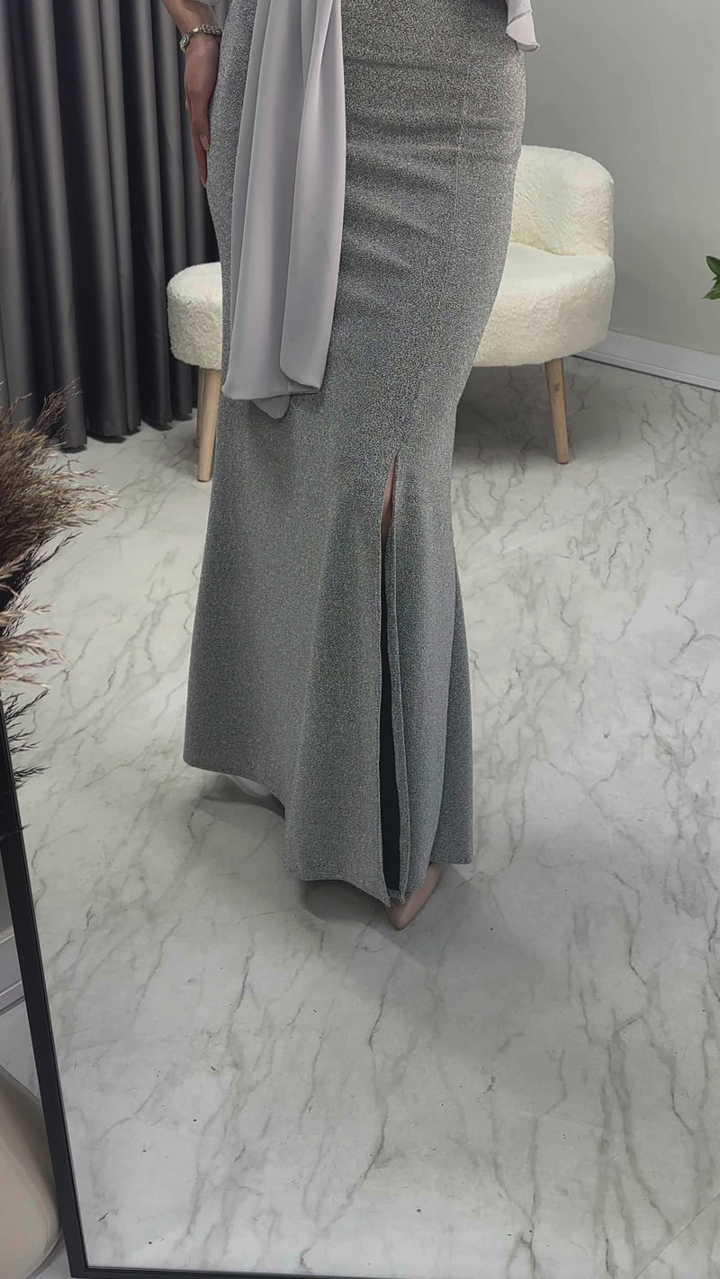 Gri Taş Detaylı Volan Kol Simli Abiye Elbise